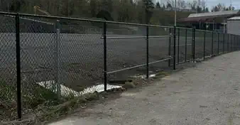 Chain Link Fencing - Image 18