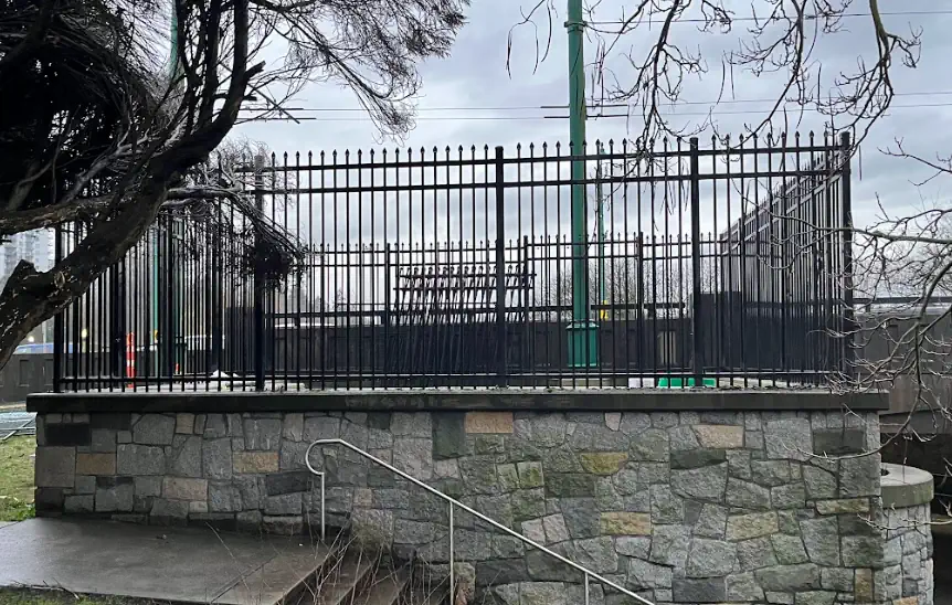 Ornamental & Metal Fencing - Image 2