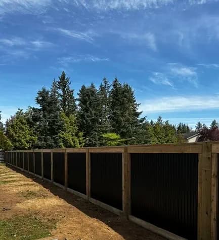 Vinyl Fencing - Image 1