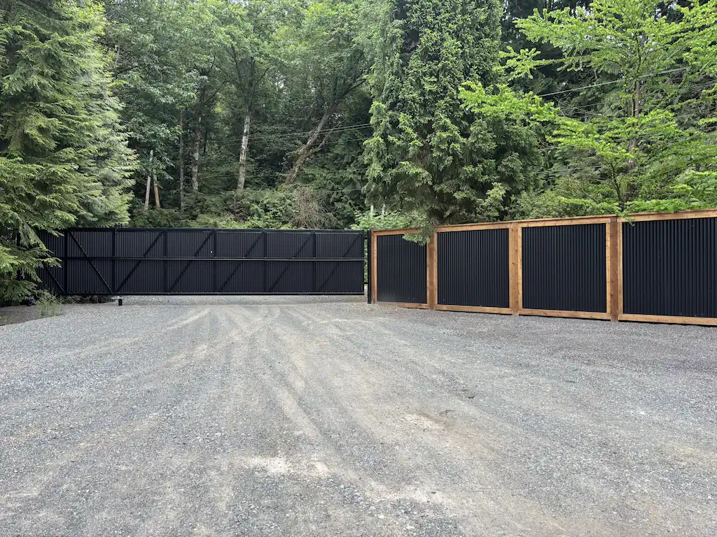 Gates, Bollards & Handrails - Image 3
