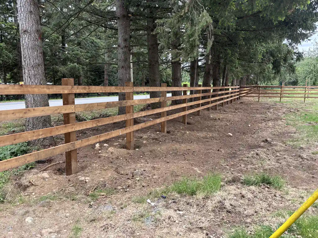 Cedar & Wood Fencing - Image 5