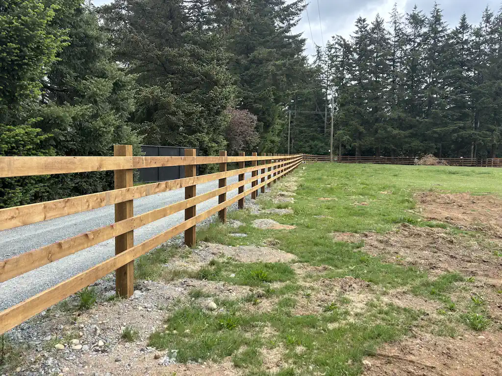 Cedar & Wood Fencing - Image 6
